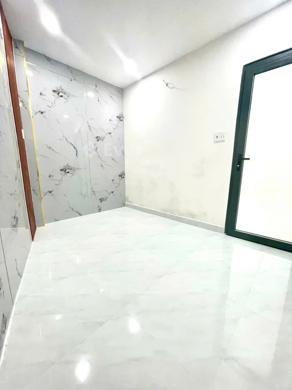 Top nhà xinh rẻ 4 x 10m 1 trệt 1 lầu Nguyễn Thị Tần Quận 8 TP.HCM