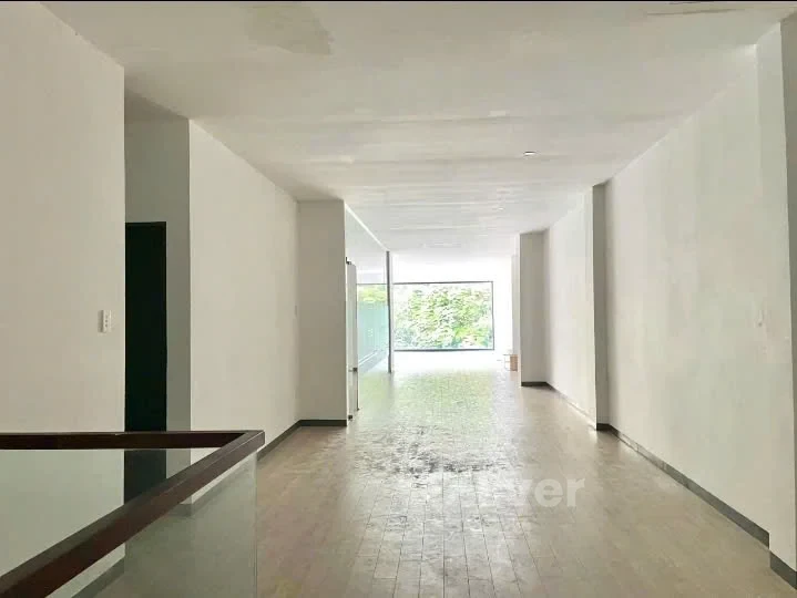 Top nhà vị trí đẹp 7.2 x 24m 1 trệt 3 lầu Hai Bà Trưng Q3 TP.HCM