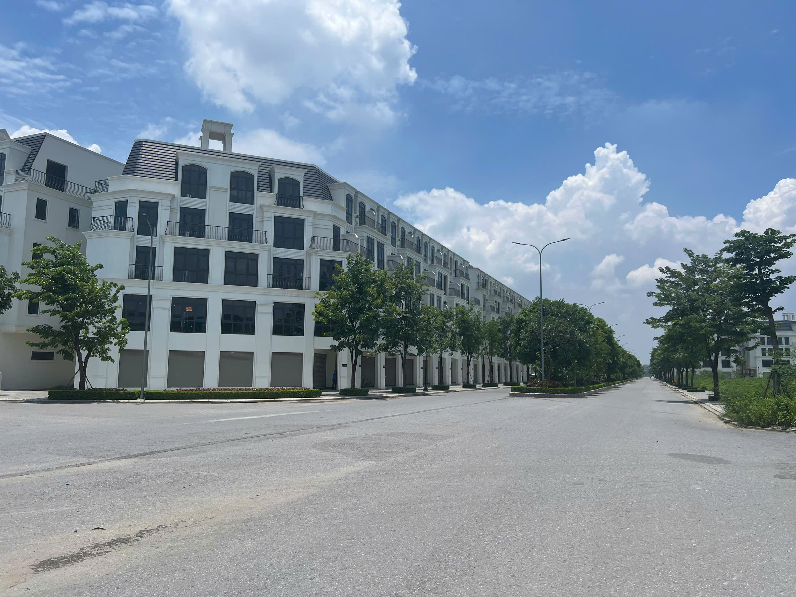 BÁN LIỀN KỀ LK31 – PHÂN KHU ANH QUỐC – HINODE ROYAL PARK – GIÁ TỐT – SỔ SẴN