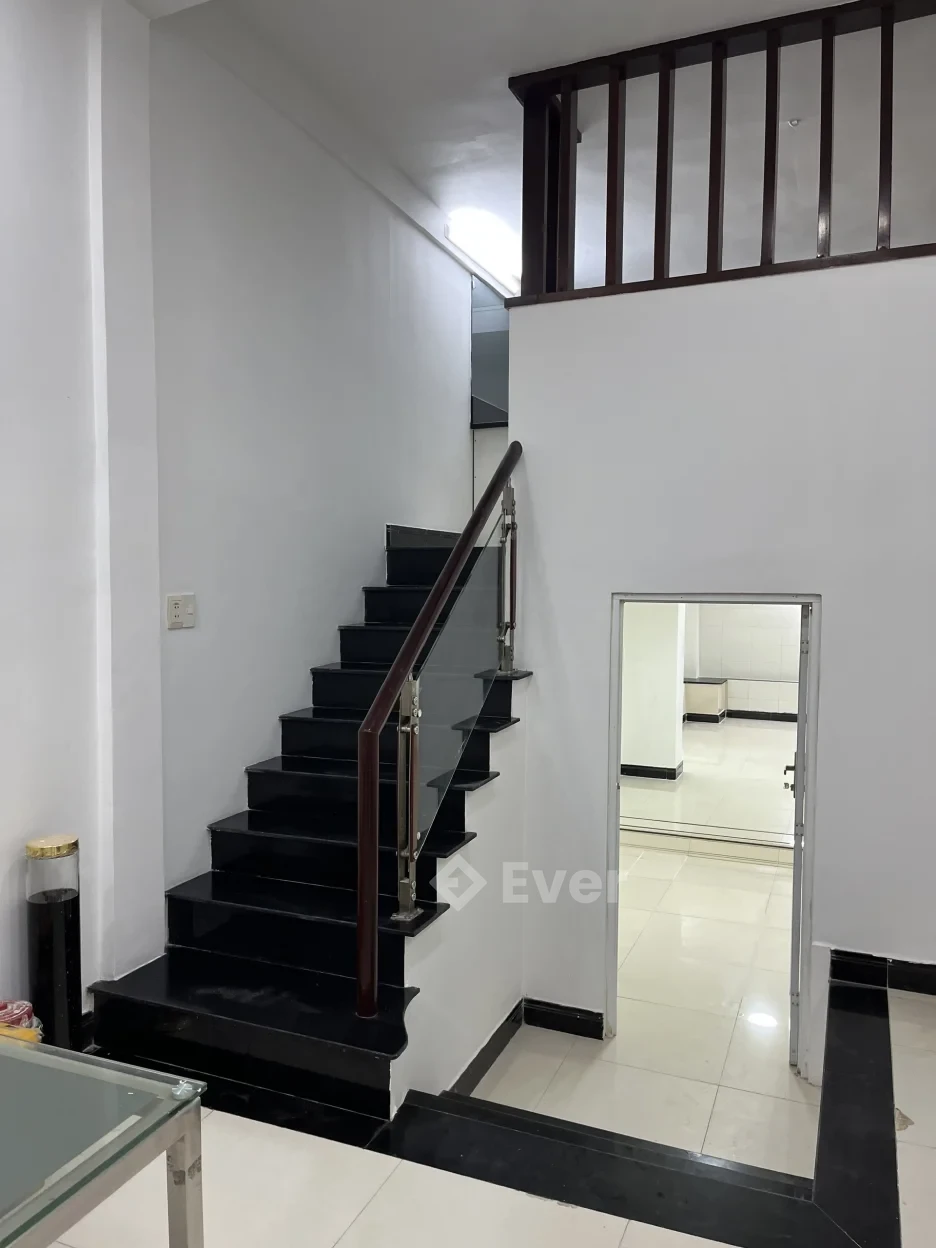 Top nhà vị trí đẹp 4.5 x 16m Nguyễn Trãi Bến Thành TP.HCM