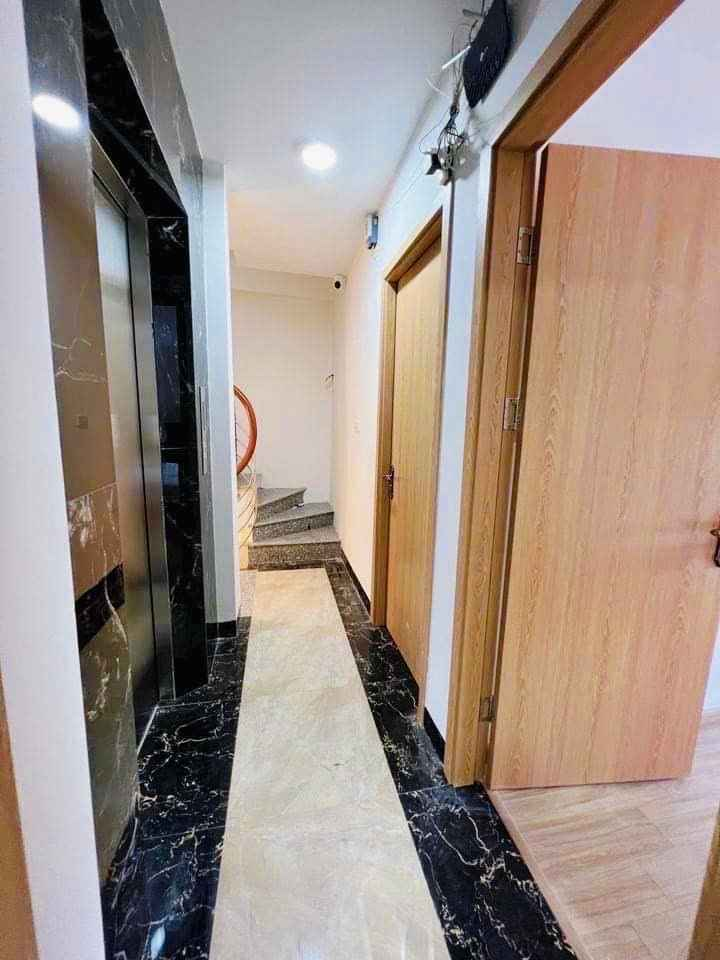 BÁN TÒA CCMN 8 TẦNG + TUM – LÔ GÓC – SÁT MẶT PHỐ KHÂM THIÊN