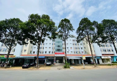 Bán căn hộ Chung cư Hưng Phú Lô A, DT 70m2, 2 phòng ngủ, full nội thất cao cấp