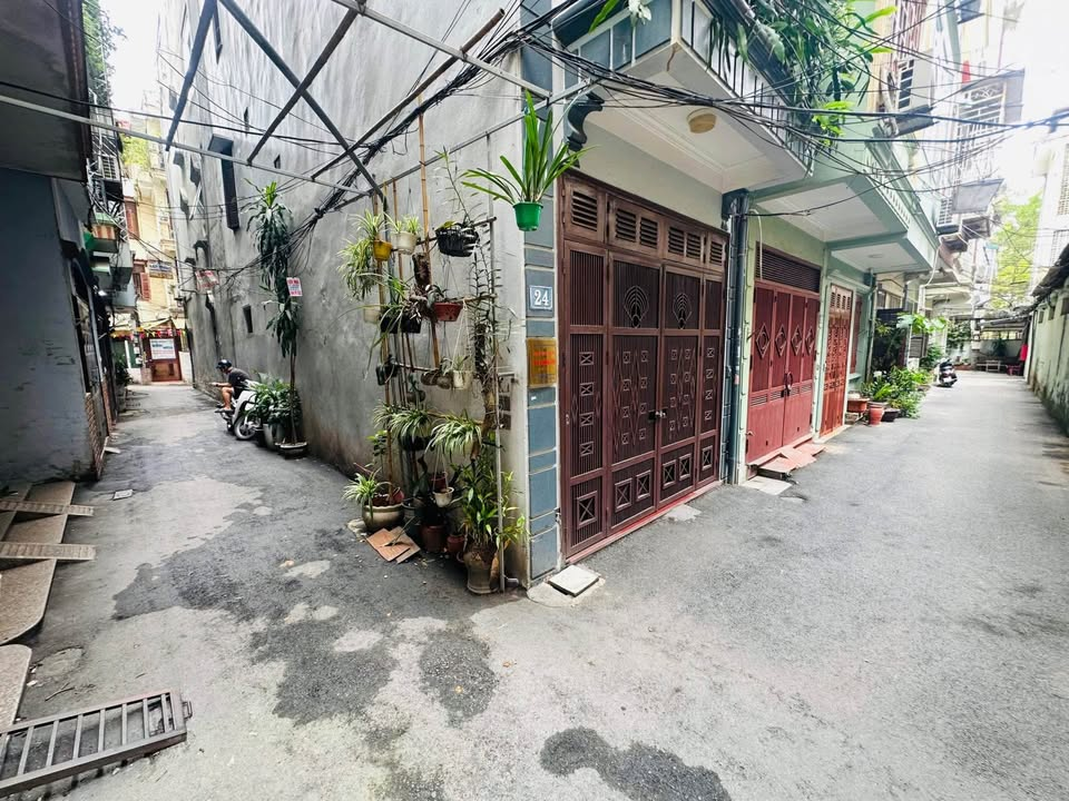 PHỐ THỊNH QUANG – NGÃ TƯ SỞ – NHÀ ĐẸP Ở NGAY – MẶT TIỀN RỘNG – NGÕ THÔNG – GẦN Ô TÔ ĐỖ – GIÁ 9,1 TỶ