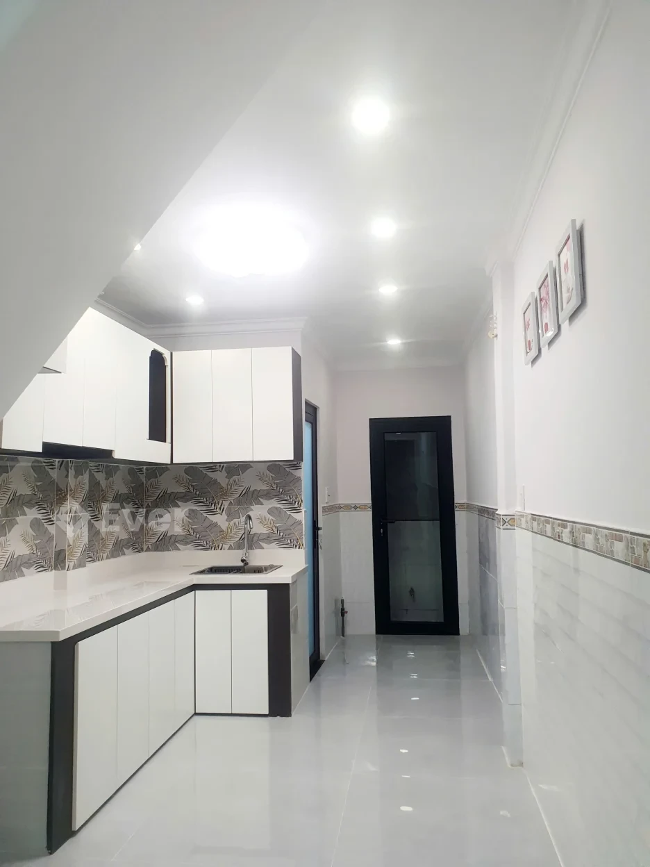 Nhà phố xinh rẻ 2.7 x 14m 1 trệt 1 lầu Âu Dương Lân Quận 8 TP.HCM