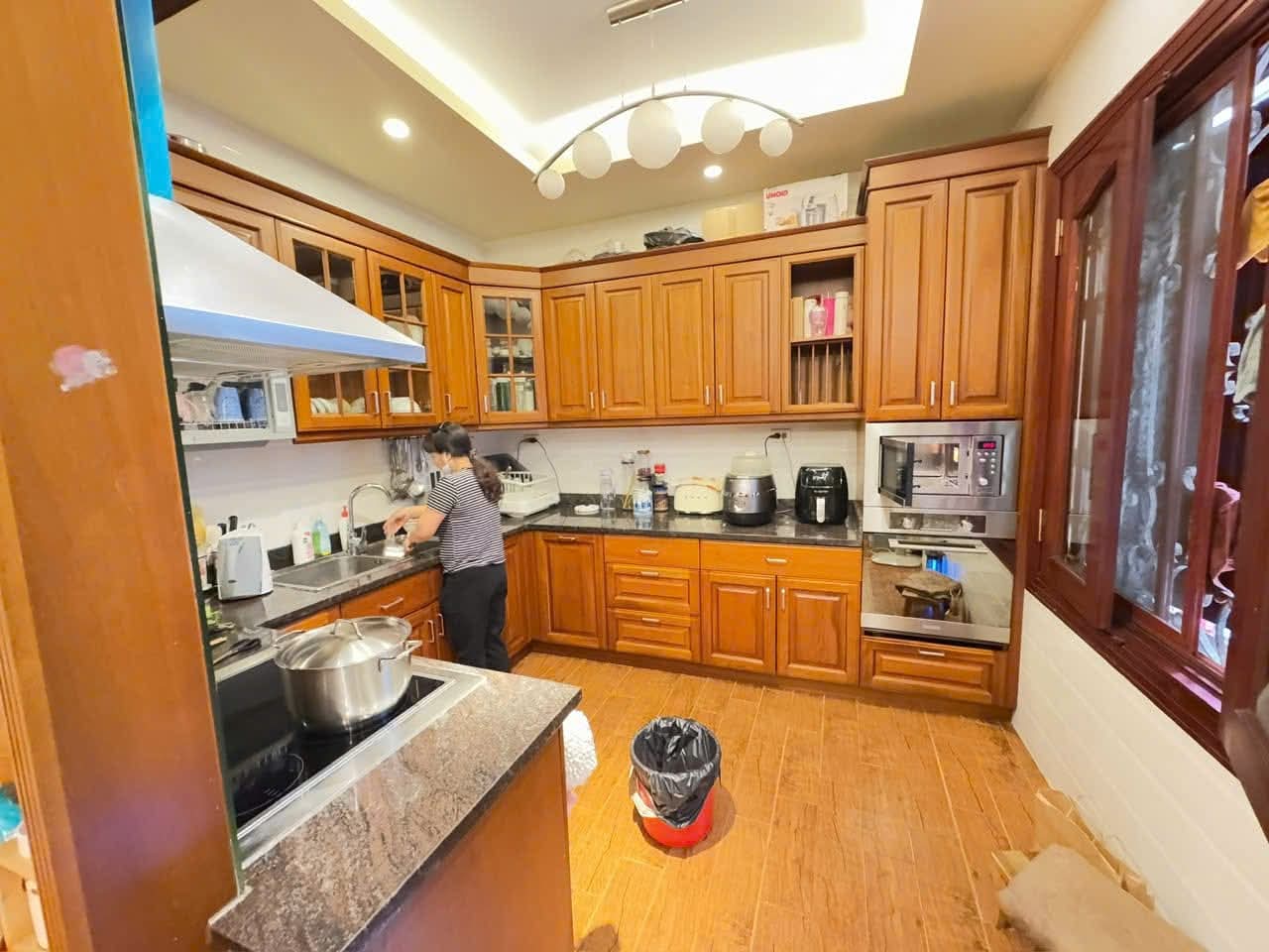 CẦN TÌM CHỦ MỚI TÂM HUYẾT CHO CĂN NHÀ SIÊU ĐẸP PHỐ ĐỘI CẤN - MẶT TIỀN SIÊU RỘNG - LÔ GÓC 2 MẶT NGÕ Ô TÔ TRÁNH, DỪNG ĐỖ NGÀY ĐÊM - GARA Ô TÔ - NỘI THẤT TIỀN TỶ.