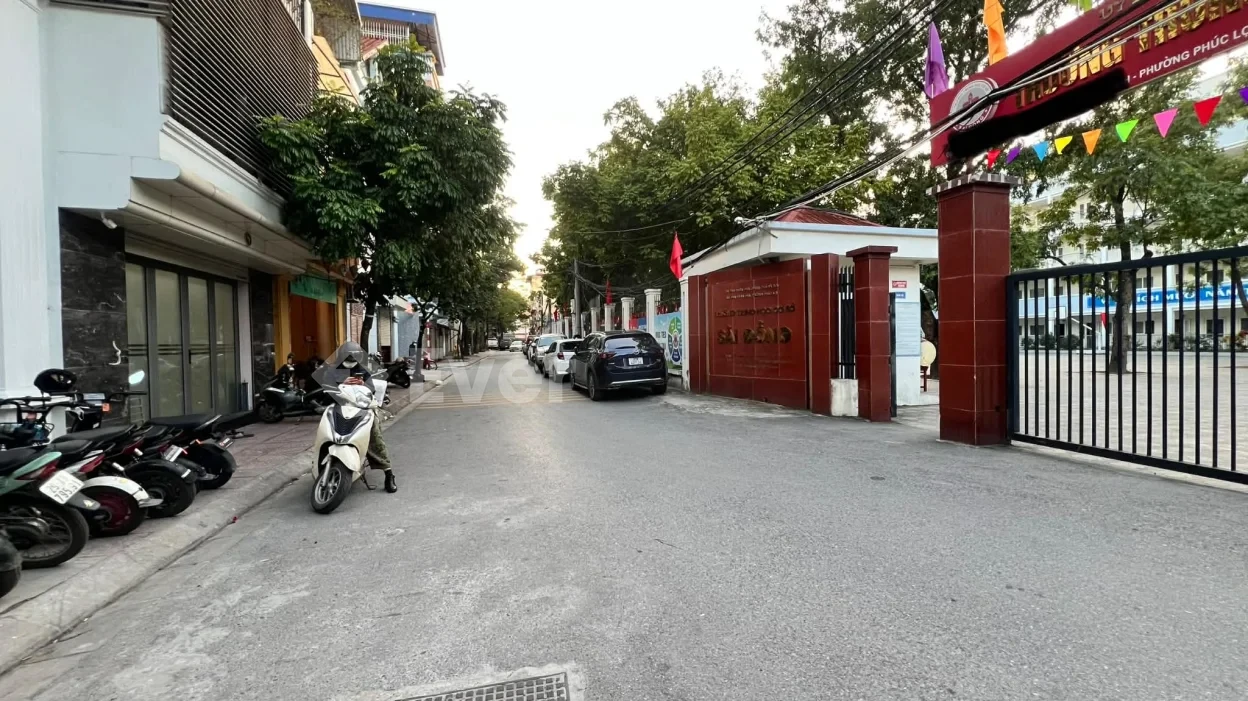 nhà đẹp trung tâm Sài Đồng, vỉa hè, ôtô tránh, kinh doanh, đối diện trường học