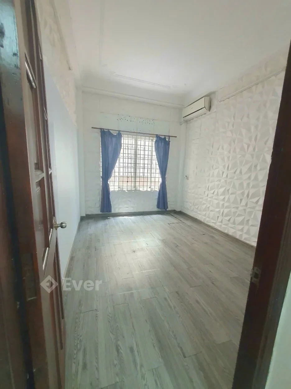 Top nhà vị trí đẹp 3.6 x 15m 1 trệt 3 lầu Trần Hưng Đạo Q1 TP.HCM