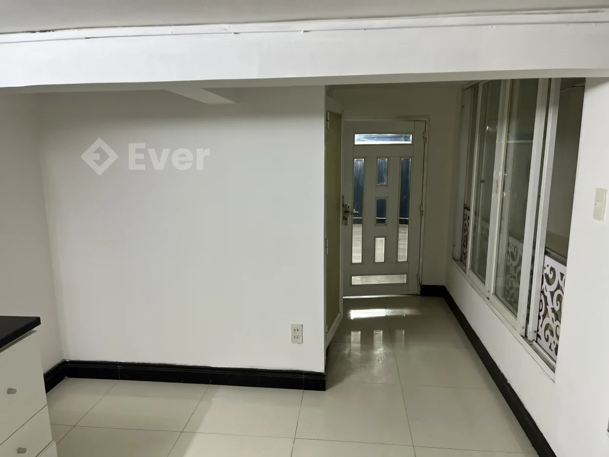 Top nhà vị trí đẹp 4.5 x 16m Nguyễn Trãi Bến Thành TP.HCM