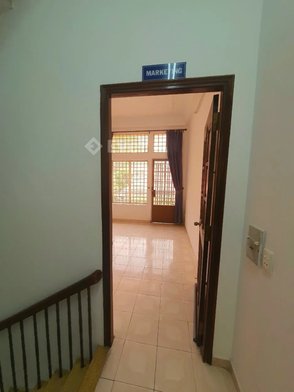 Top nhà vị trí đẹp 3.6 x 15m 1 trệt 3 lầu Trần Hưng Đạo Q1 TP.HCM