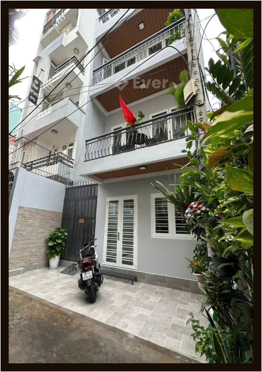 Nhà phố xinh 6 x 18.5m 1 trệt 3 lầu Lê Thị Riêng Bến Thành Q1 TP.HCM