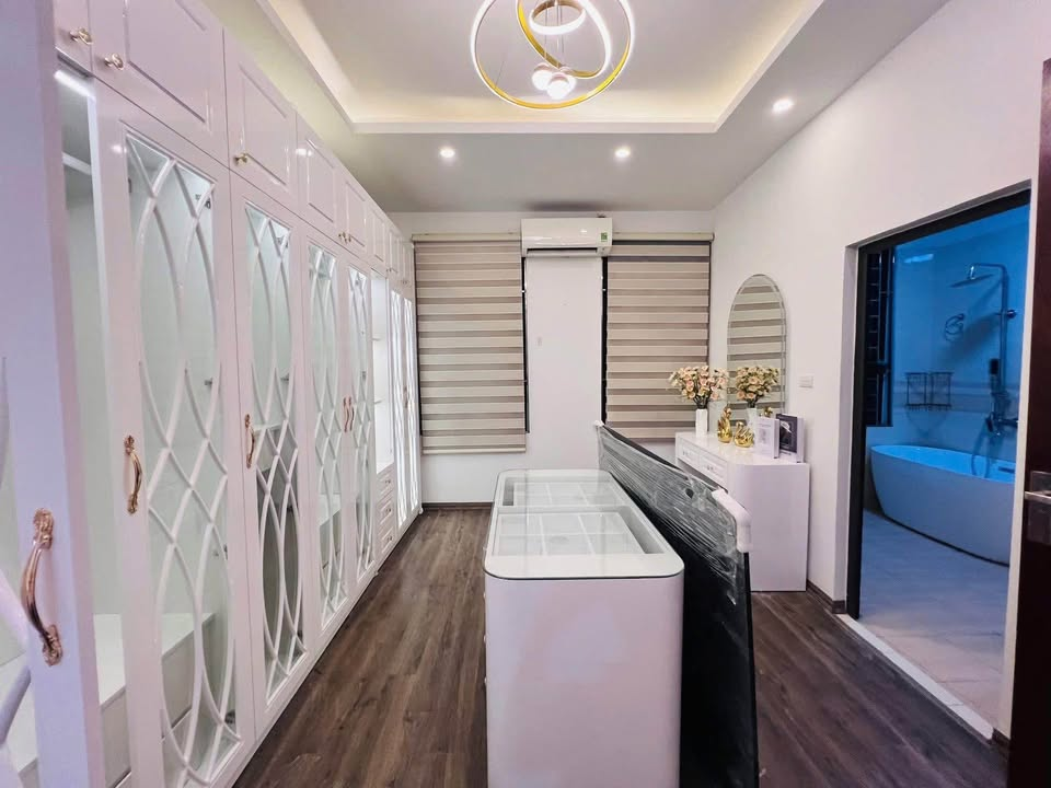 BÁN NHÀ 6 TẦNG MẶT TIỀN 5.6M – Ô TÔ VÀO NHÀ – NHÂN HÒA, THANH XUÂN