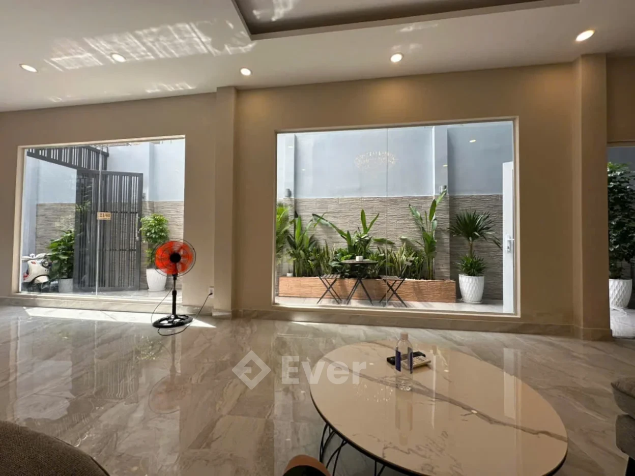 Nhà phố xinh 6 x 18.5m 1 trệt 3 lầu Lê Thị Riêng Bến Thành Q1 TP.HCM