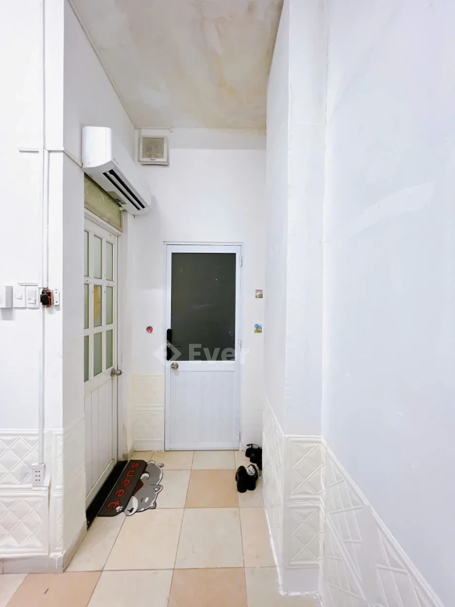 Nhà phố rẻ 4.2 x 8.5m 1 trệt 3 lầu Nguyễn Trãi Q1 TP.HCM