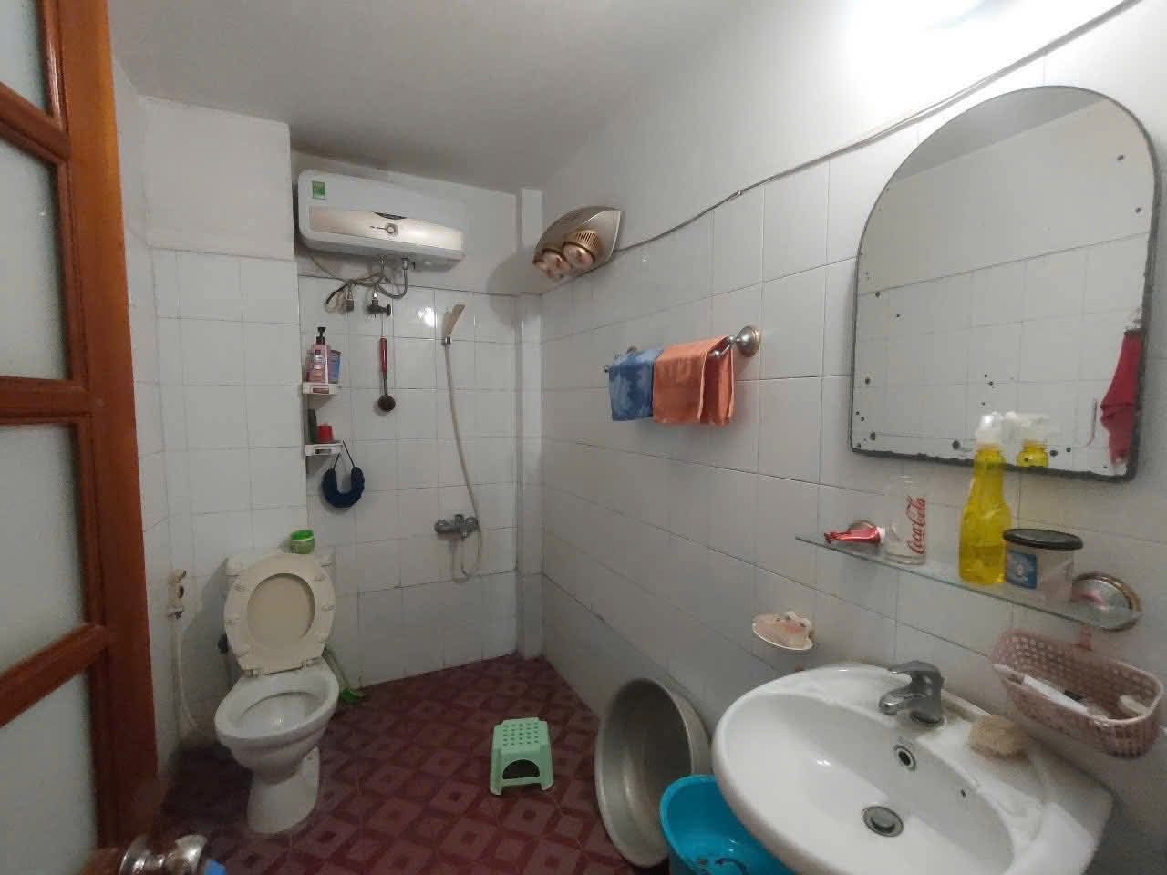 VỀ HƯU, CHUYỂN VỀ QUÊ SỐNG NÊN CẦN BÁN CĂN NHÀ TẠI PHÙNG CHÍ KIÊN, CẦU GIẤY: 72m - 4T - Mt: 4,1m