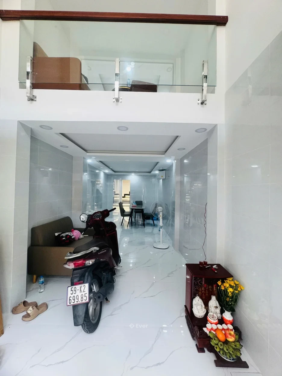 Nhà phố rẻ 1 trệt 1 lửng 3 lầu mặt tiền Nhật Tảo Q10 TP.HCM