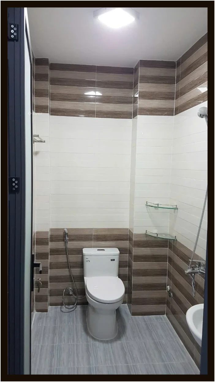 Top nhà vị trí đẹp Bùi Viện 4 x 16m 1 trệt 4 lầu trung tâm Q1 TP.HCM