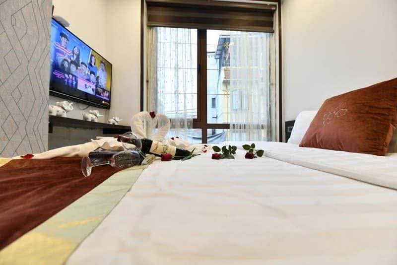 MẶT PHỐ ĐÀO DUY TỪ, HOÀN KIẾM: 78M - 5T - MT: 5,3m giá 78 Tỷ- SIÊU HIẾM - SIÊU HÓT - VỊ TRÍ ĐẮC ĐỊA - ĐẸP NHẤT NHÌ PHỐ ĐÀO DUY TỪ - KHÁCH SẠN PHỐ CỔ - THANG MÁY NHẬP - DOANH THU KHỦNG