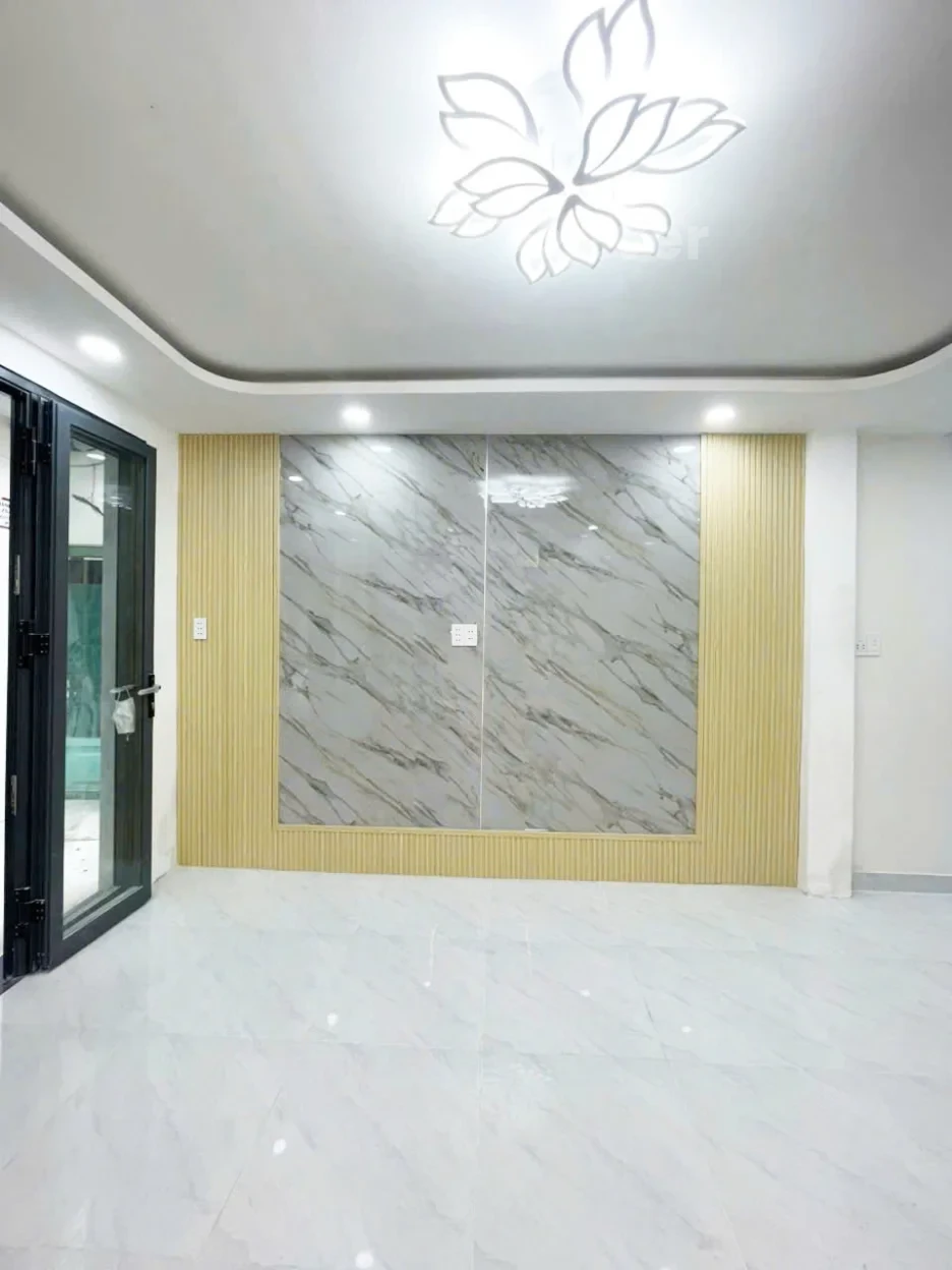 Top nhà xinh rẻ 4 x 10m 1 trệt 1 lầu Nguyễn Thị Tần Quận 8 TP.HCM